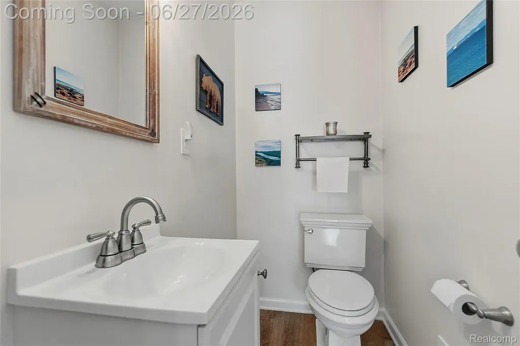 18905 Maplewood Street Livonia City MI 48152