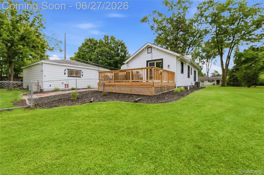 18905 Maplewood Street Livonia City MI 48152