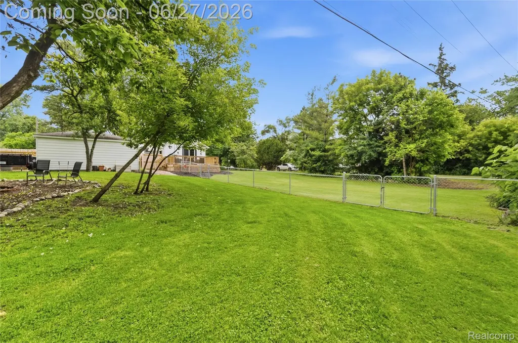 18905 Maplewood Street Livonia City MI 48152