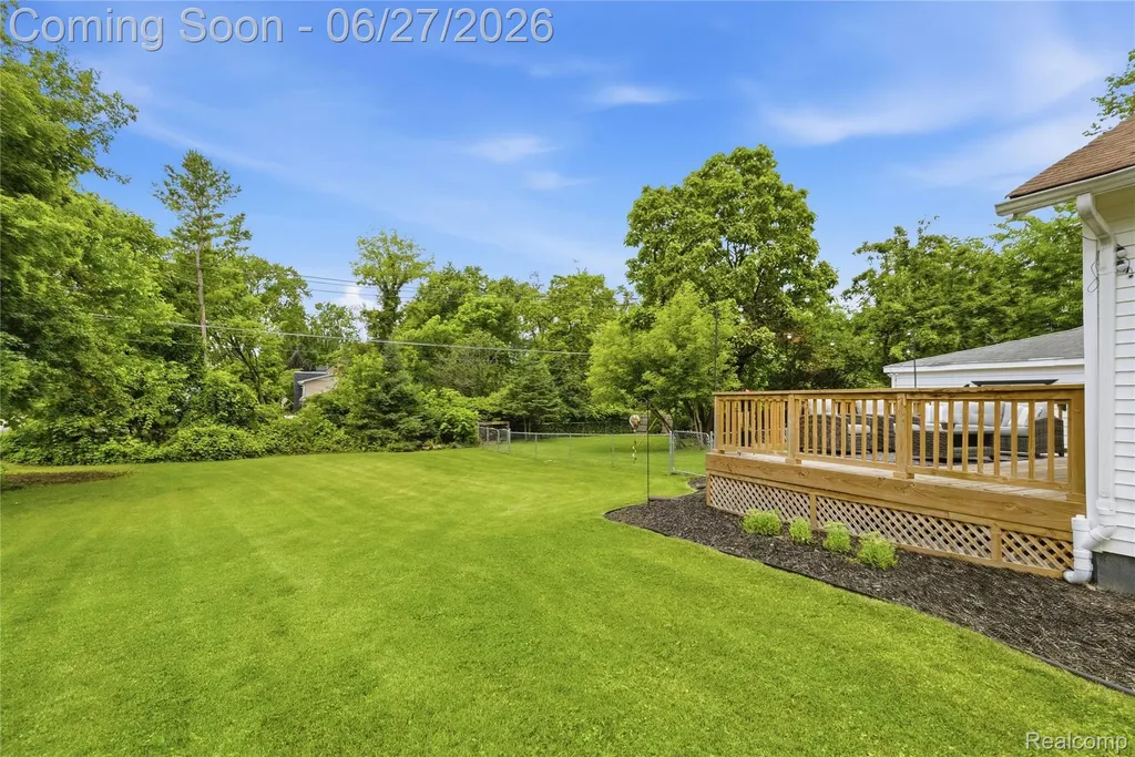 18905 Maplewood Street Livonia City MI 48152