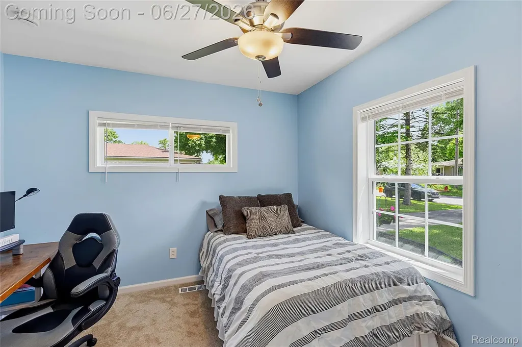 18905 Maplewood Street Livonia City MI 48152