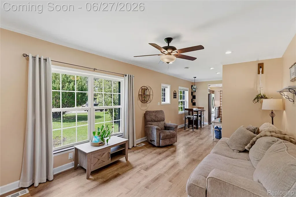 18905 Maplewood Street Livonia City MI 48152
