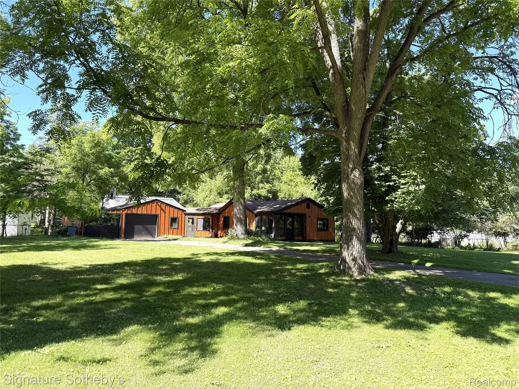 1829 Wellington Avenue Bloomfield Hills City MI 48302