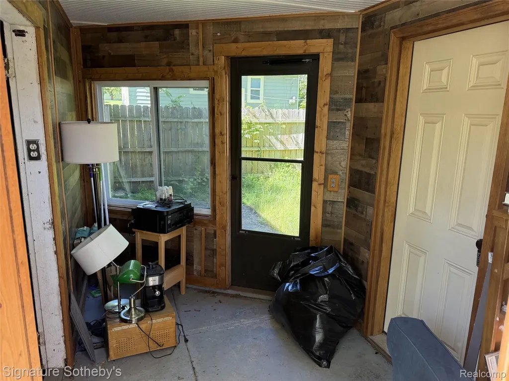 1829 Wellington Avenue Bloomfield Hills City MI 48302