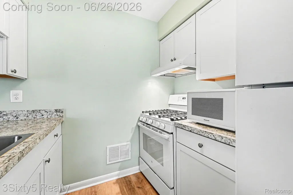 6836 New Providence Way Canton Charter Township MI 48187