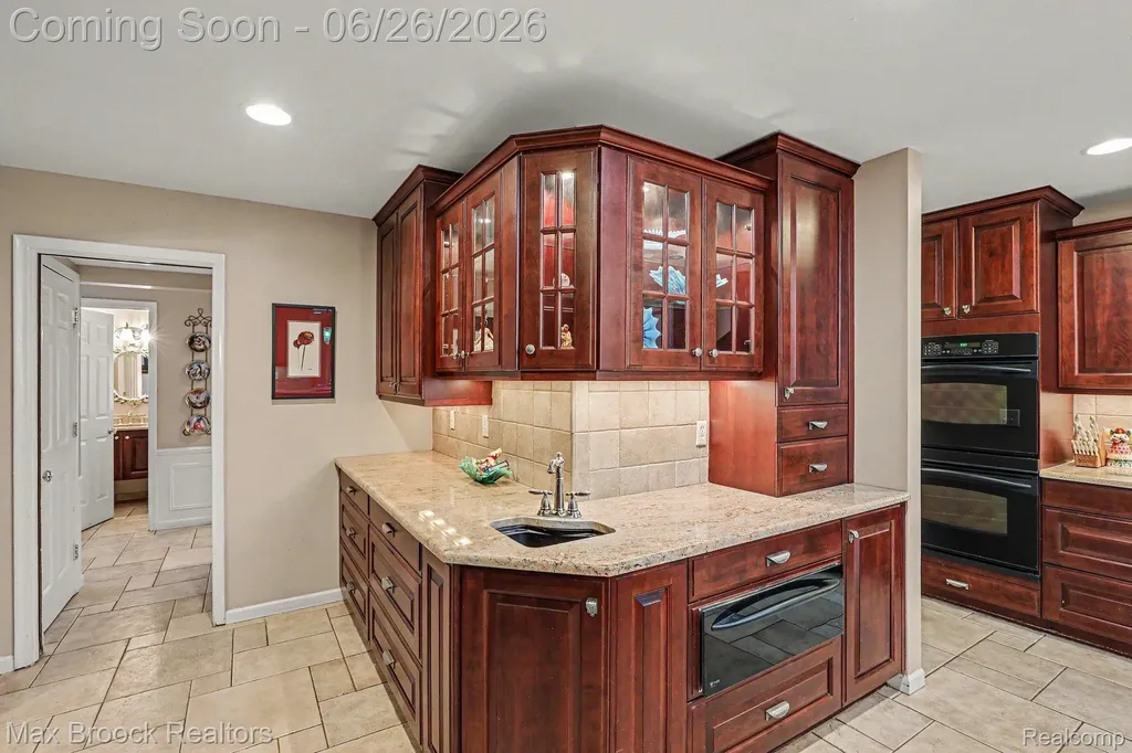 3794 Shellmarr Lane Bloomfield Hills City MI 48302
