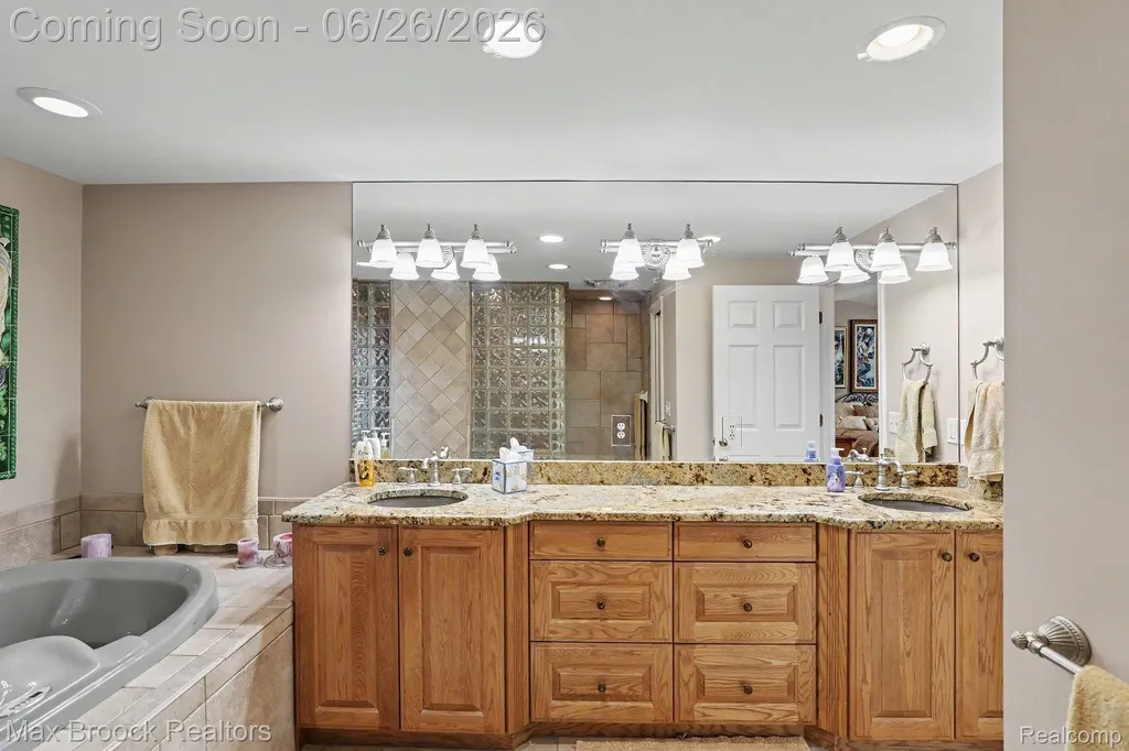 3794 Shellmarr Lane Bloomfield Hills City MI 48302