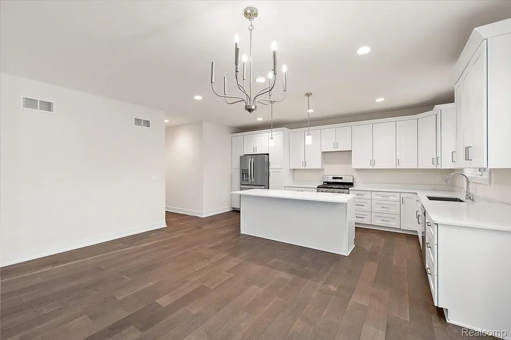 2911 Walsh Drive Rochester Hills City MI 48309
