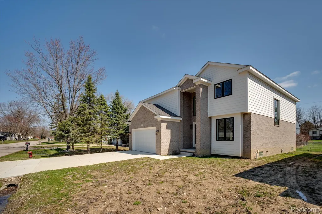2911 Walsh Drive Rochester Hills City MI 48309