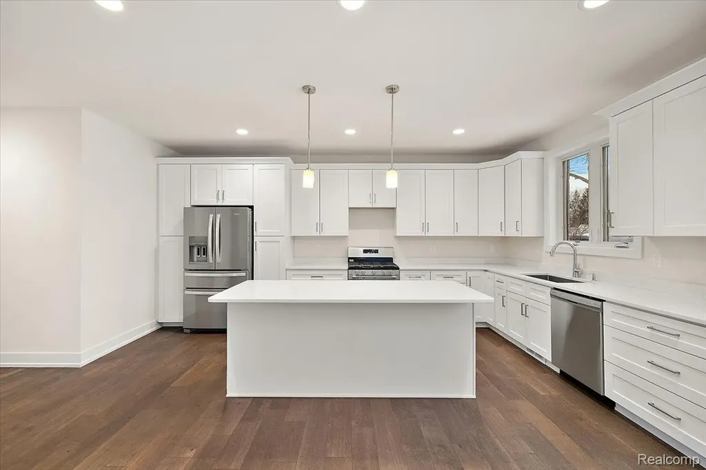2911 Walsh Drive Rochester Hills City MI 48309