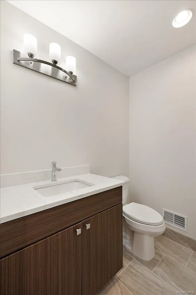 2911 Walsh Drive Rochester Hills City MI 48309