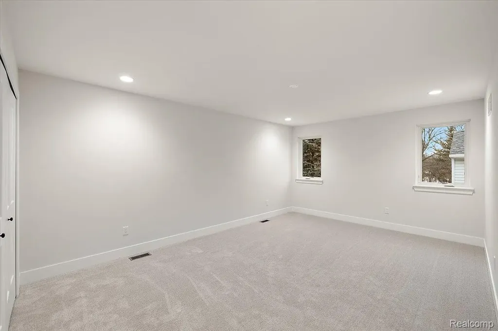 2911 Walsh Drive Rochester Hills City MI 48309