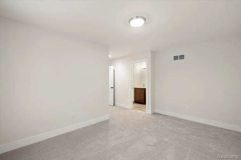 2911 Walsh Drive Rochester Hills City MI 48309