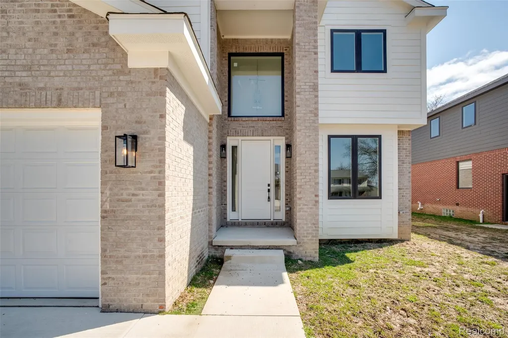 2911 Walsh Drive Rochester Hills City MI 48309