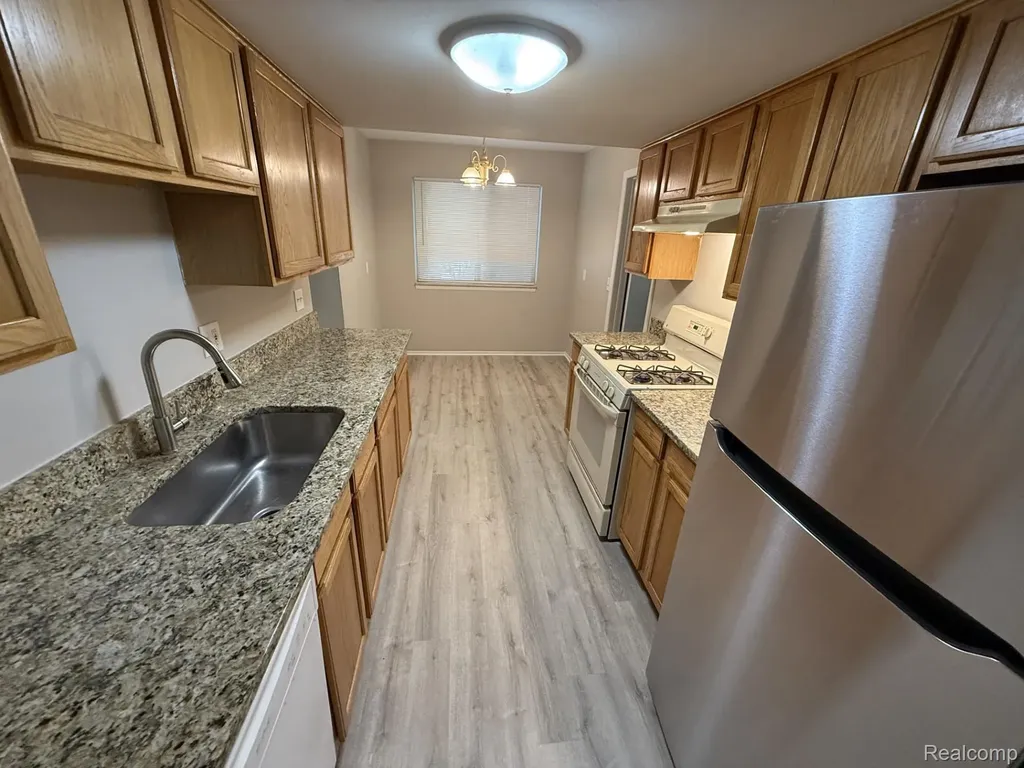 27153 Farmbrook Villa Drive Southfield City MI 48034