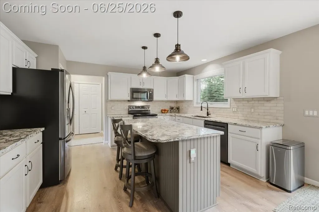 5762 Garnet Circle Independence Charter Township MI 48348