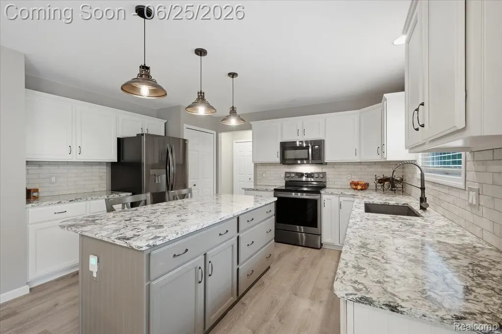 5762 Garnet Circle Independence Charter Township MI 48348