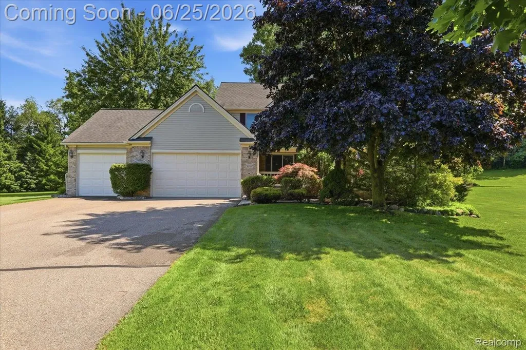 5762 Garnet Circle Independence Charter Township MI 48348