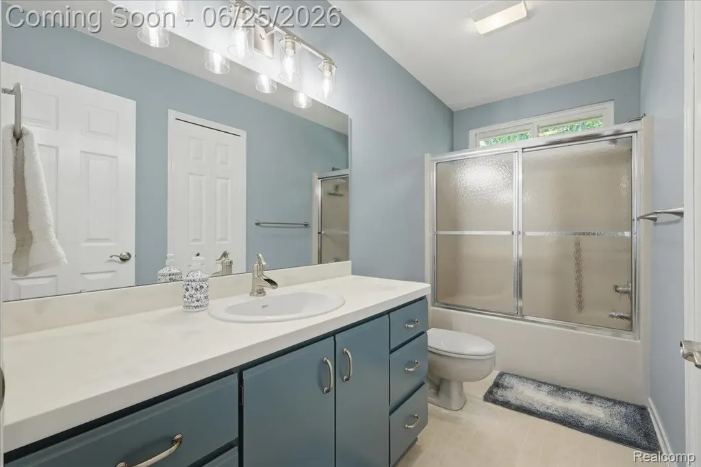 5762 Garnet Circle Independence Charter Township MI 48348