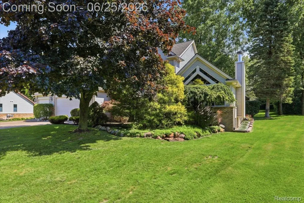 5762 Garnet Circle Independence Charter Township MI 48348