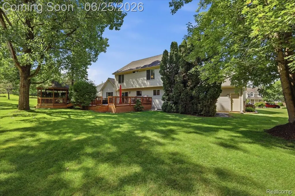 5762 Garnet Circle Independence Charter Township MI 48348