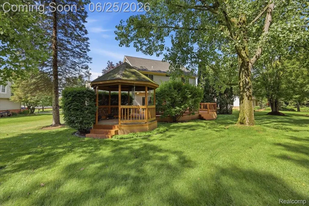 5762 Garnet Circle Independence Charter Township MI 48348