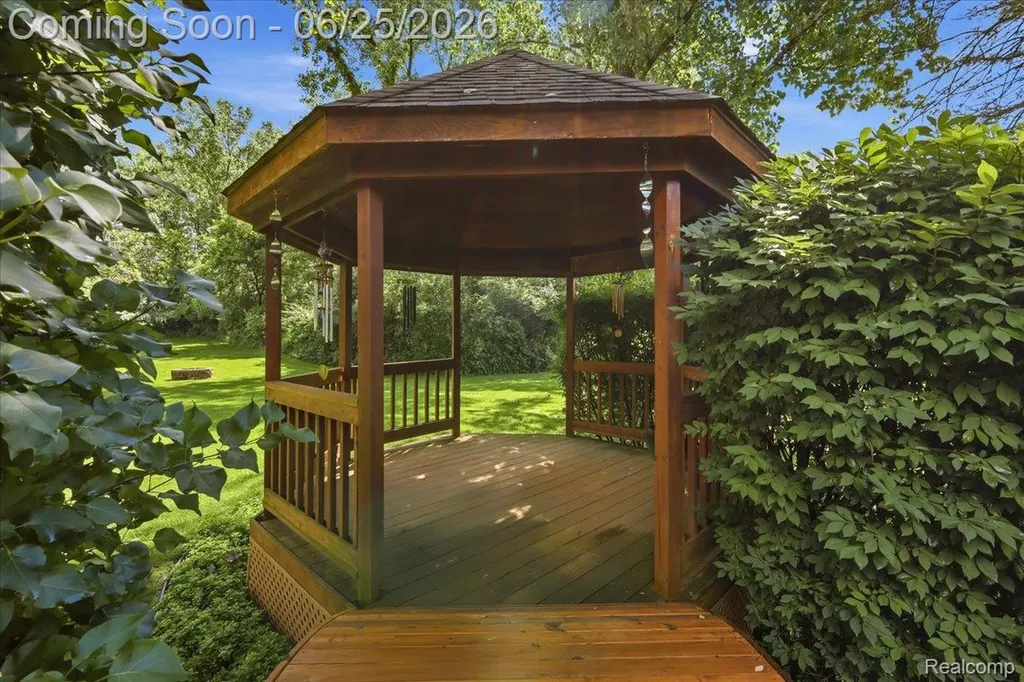 5762 Garnet Circle Independence Charter Township MI 48348
