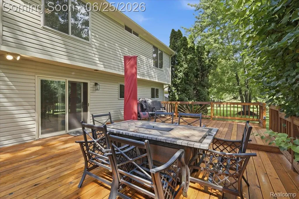 5762 Garnet Circle Independence Charter Township MI 48348