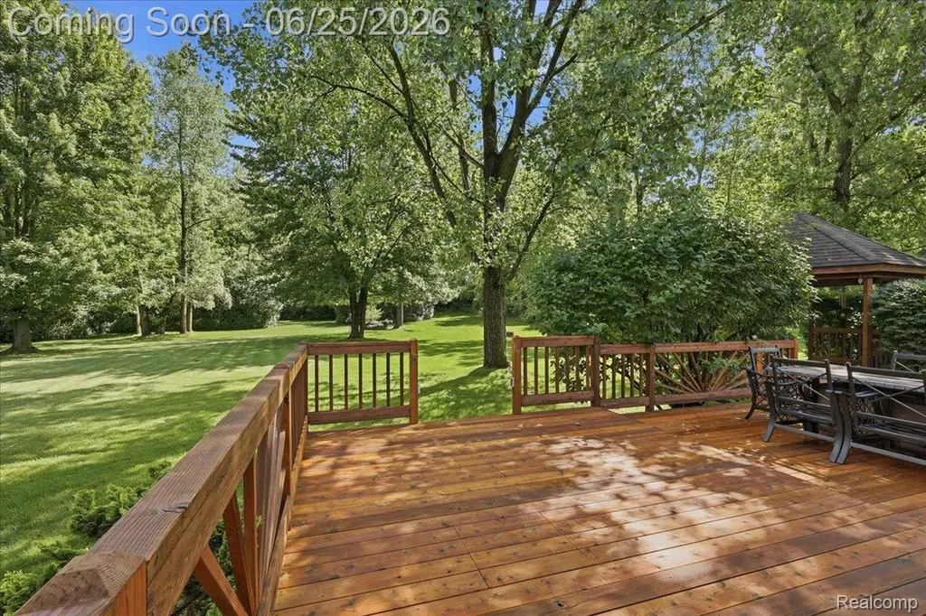 5762 Garnet Circle Independence Charter Township MI 48348