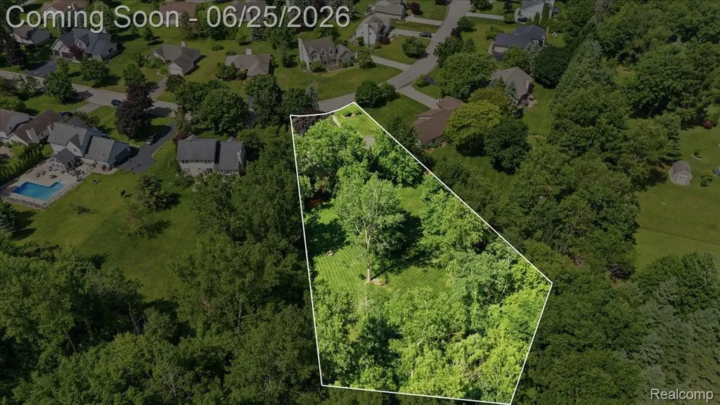 5762 Garnet Circle Independence Charter Township MI 48348