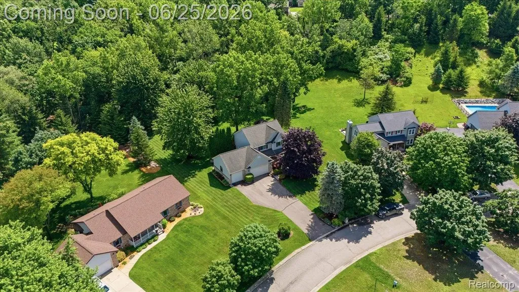 5762 Garnet Circle Independence Charter Township MI 48348