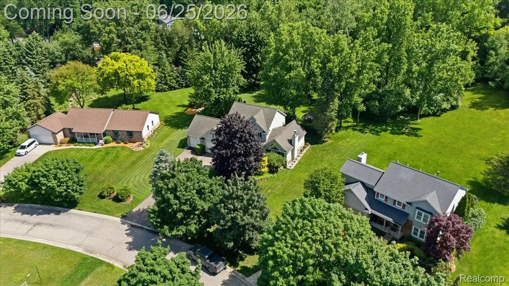 5762 Garnet Circle Independence Charter Township MI 48348