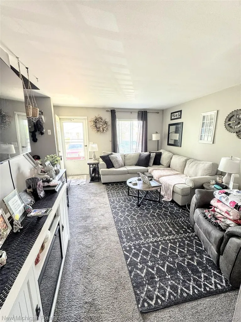 29208 Brittany Drive Roseville City MI 48066