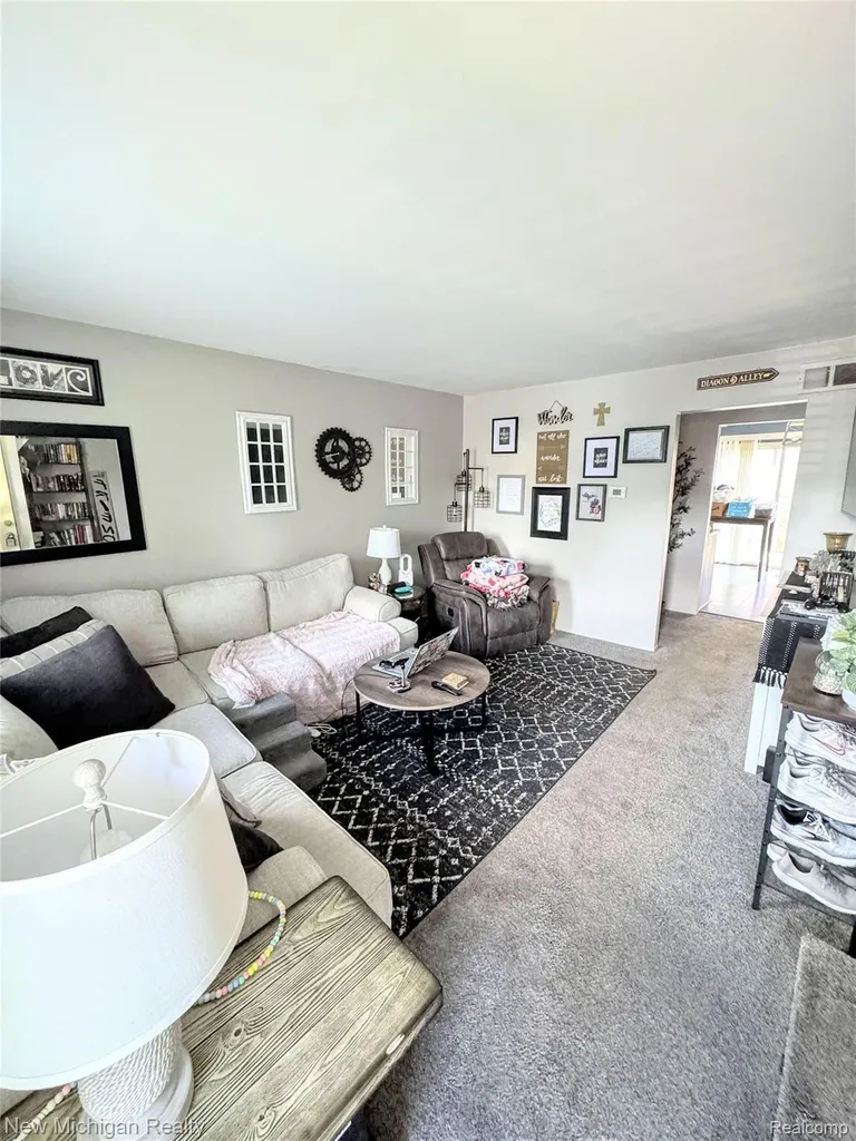 29208 Brittany Drive Roseville City MI 48066