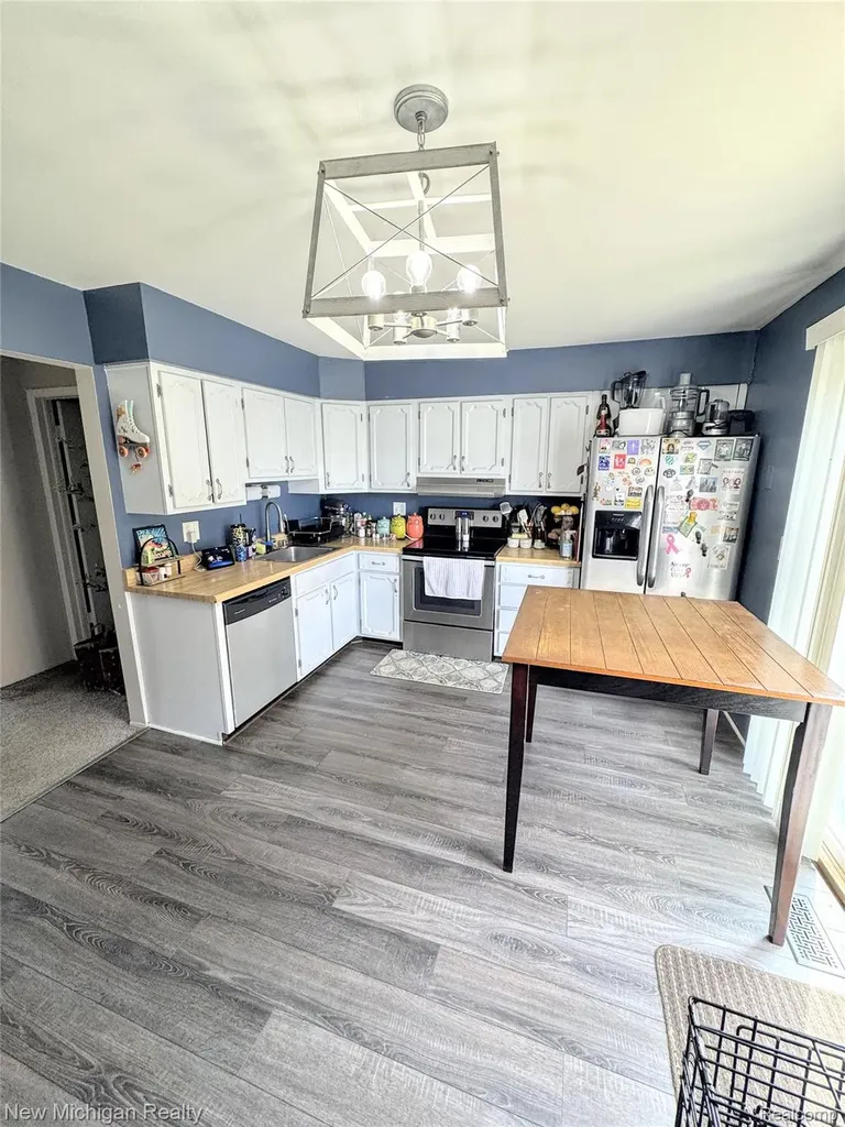 29208 Brittany Drive Roseville City MI 48066