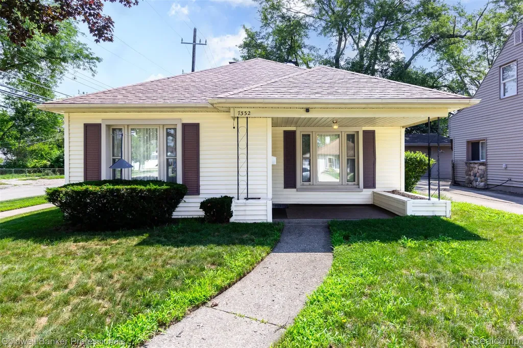 7332 N Vernon Street E Dearborn Heights City MI 48127