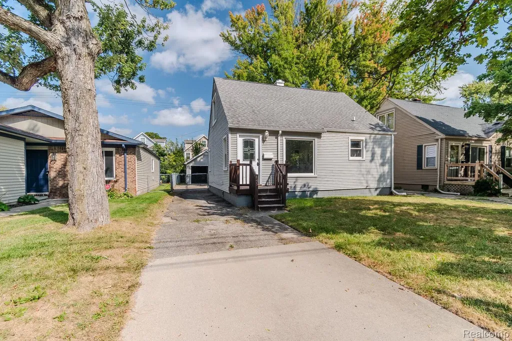 845 E 14 Mile Road Birmingham City MI 48009