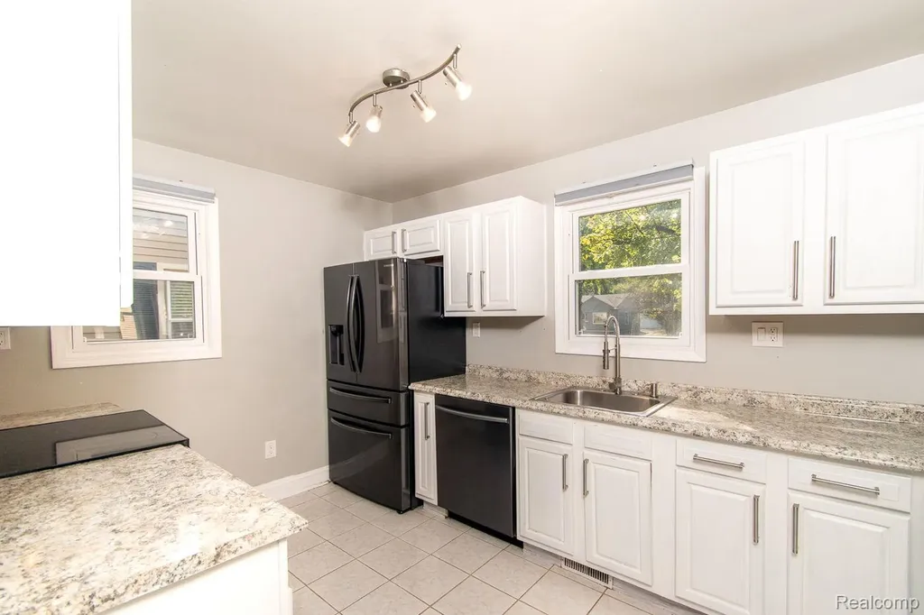 845 E 14 Mile Road Birmingham City MI 48009