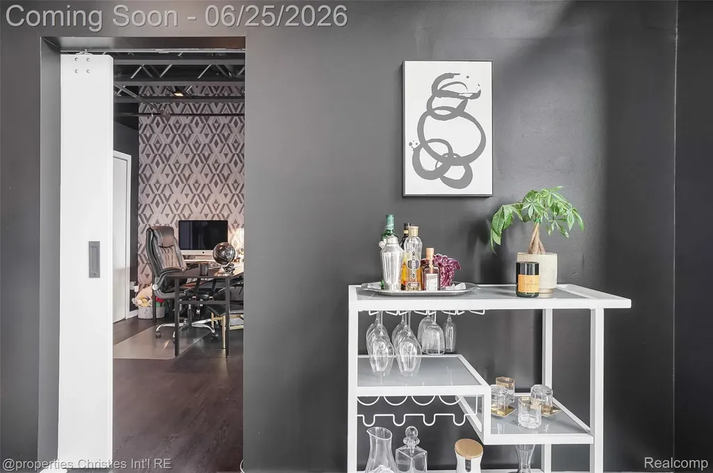 111 N Main Street Royal Oak City MI 48067
