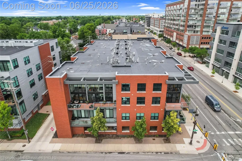 111 N Main Street Royal Oak City MI 48067