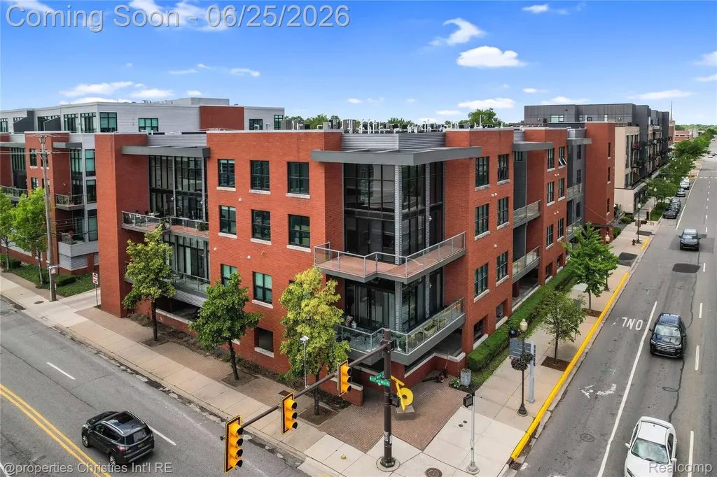 111 N Main Street Royal Oak City MI 48067