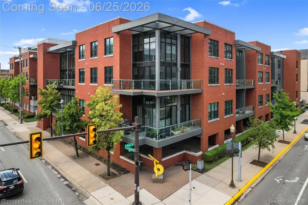 111 N Main Street Royal Oak City MI 48067