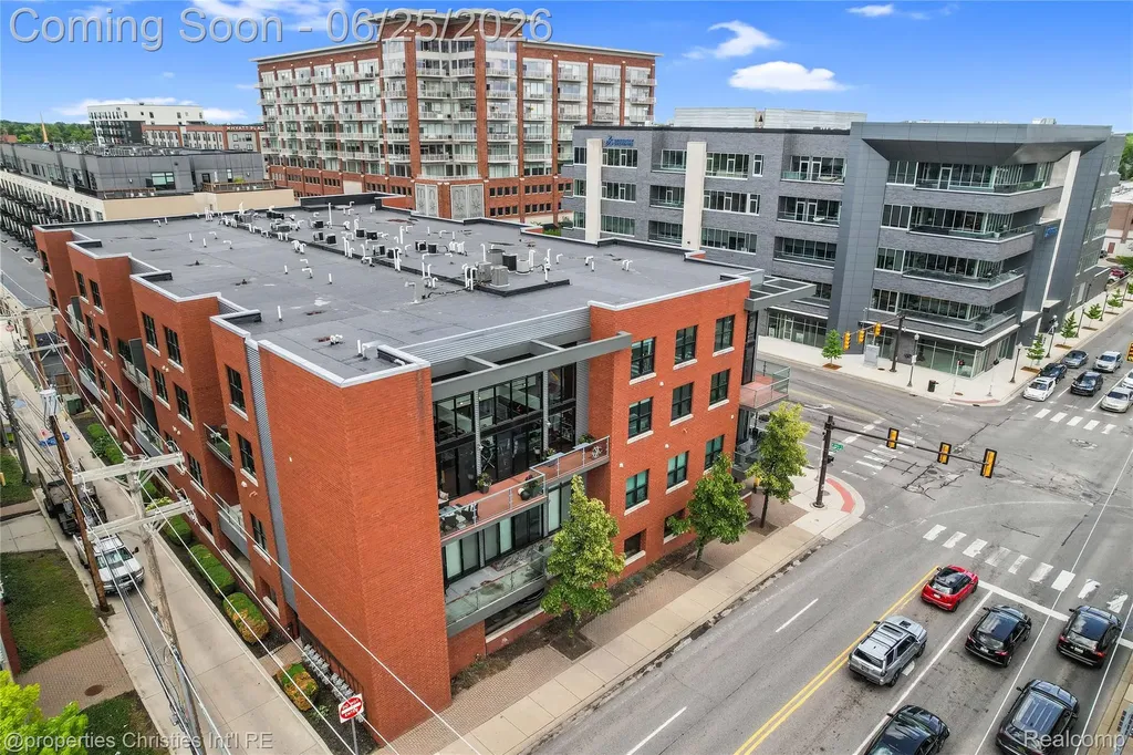 111 N Main Street Royal Oak City MI 48067