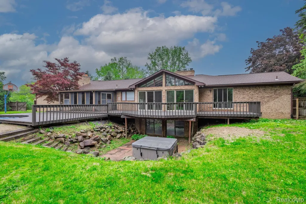59663 Pettengill Drive Lyon Charter Township MI 48165