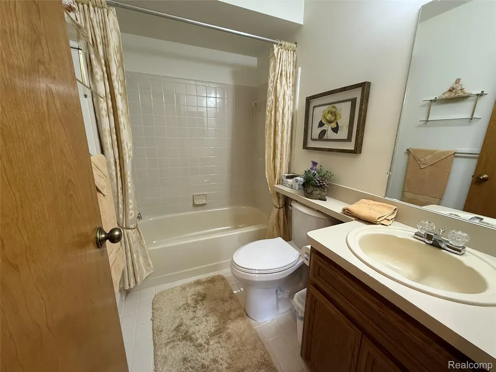 49747 Jefferson Court Shelby Charter Township MI 48315