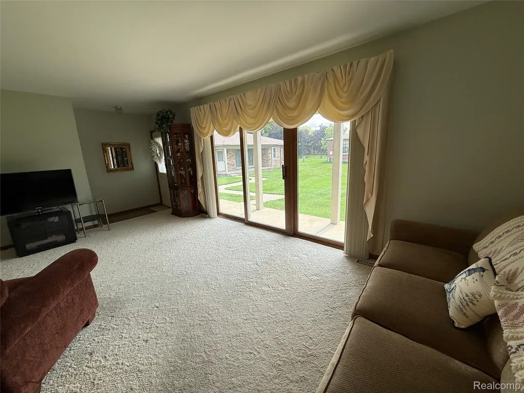 49747 Jefferson Court Shelby Charter Township MI 48315