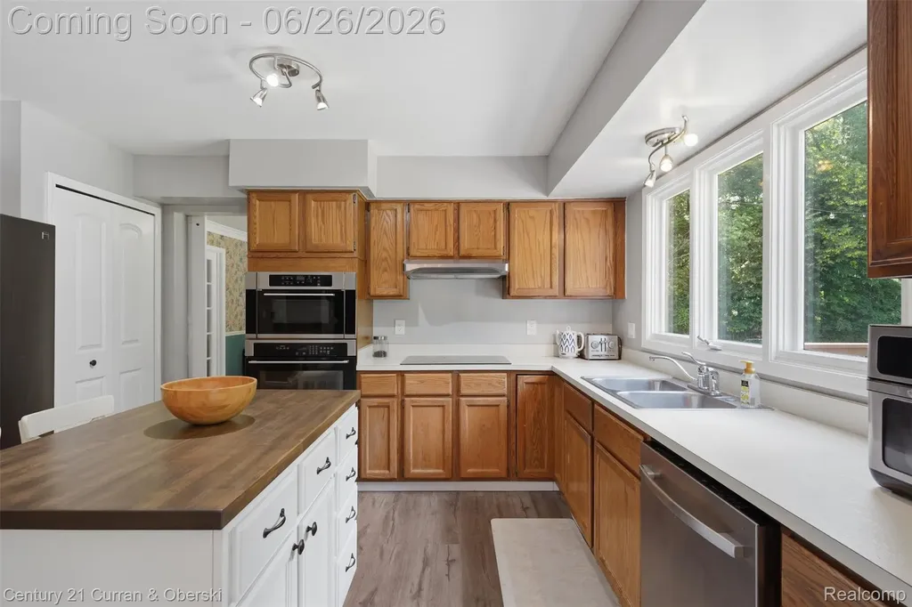 47008 Cider Mill Drive Novi City MI 48374