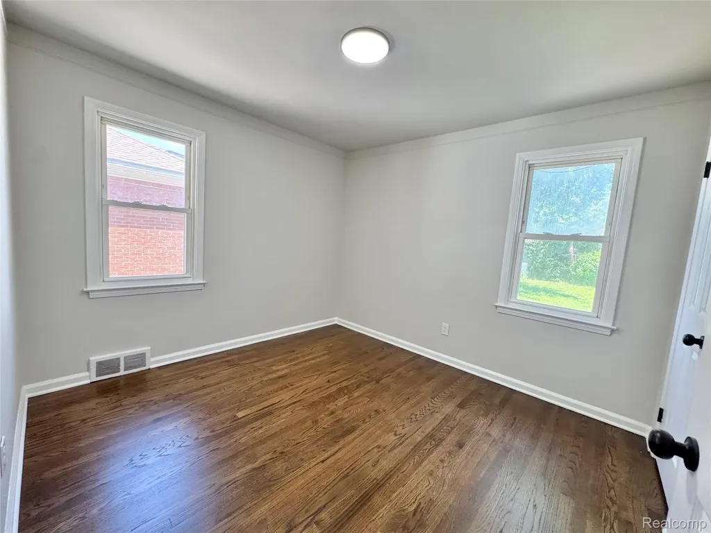 7751 Cortland Avenue Allen Park City MI 48101