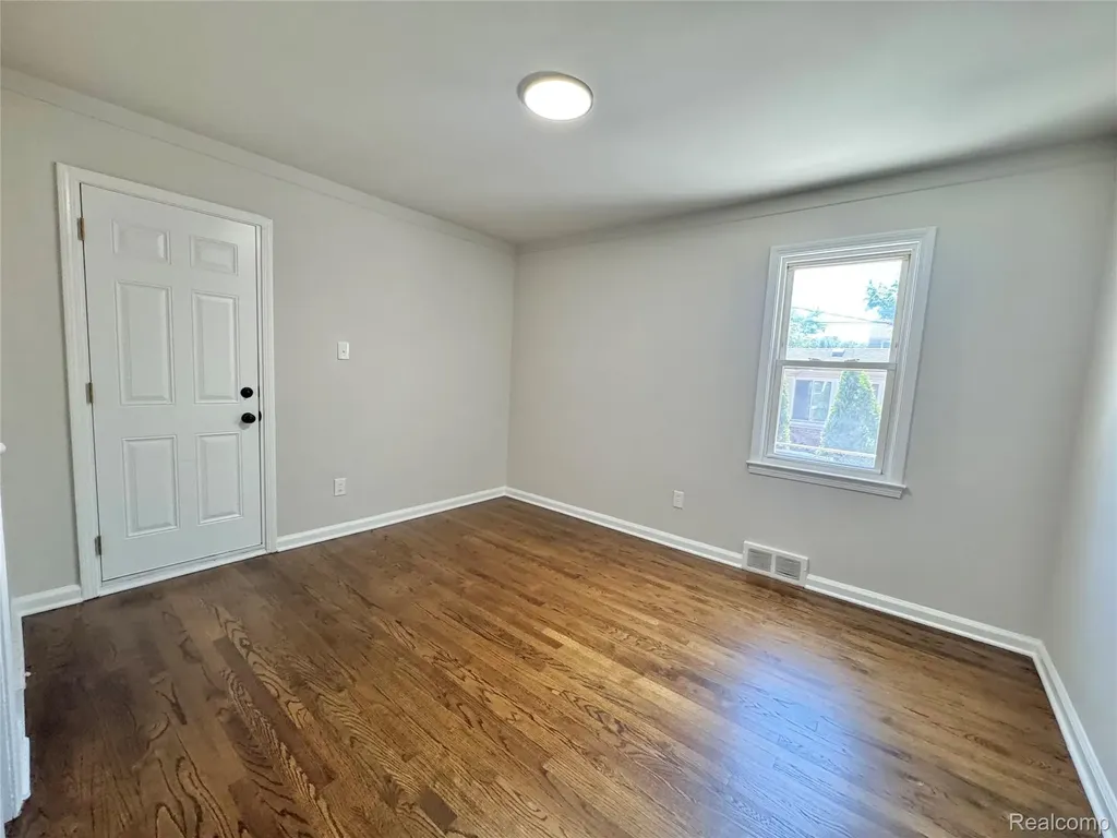 7751 Cortland Avenue Allen Park City MI 48101