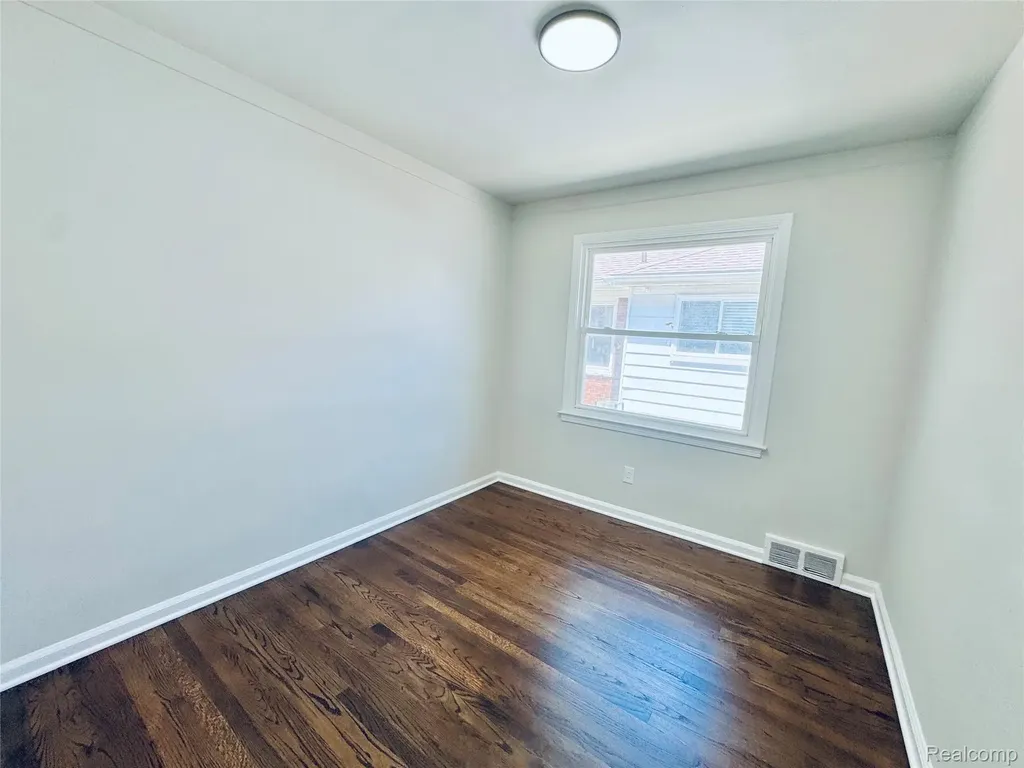 7751 Cortland Avenue Allen Park City MI 48101